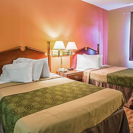 Econo Lodge Inn & Suites Ripley Buitenkant foto