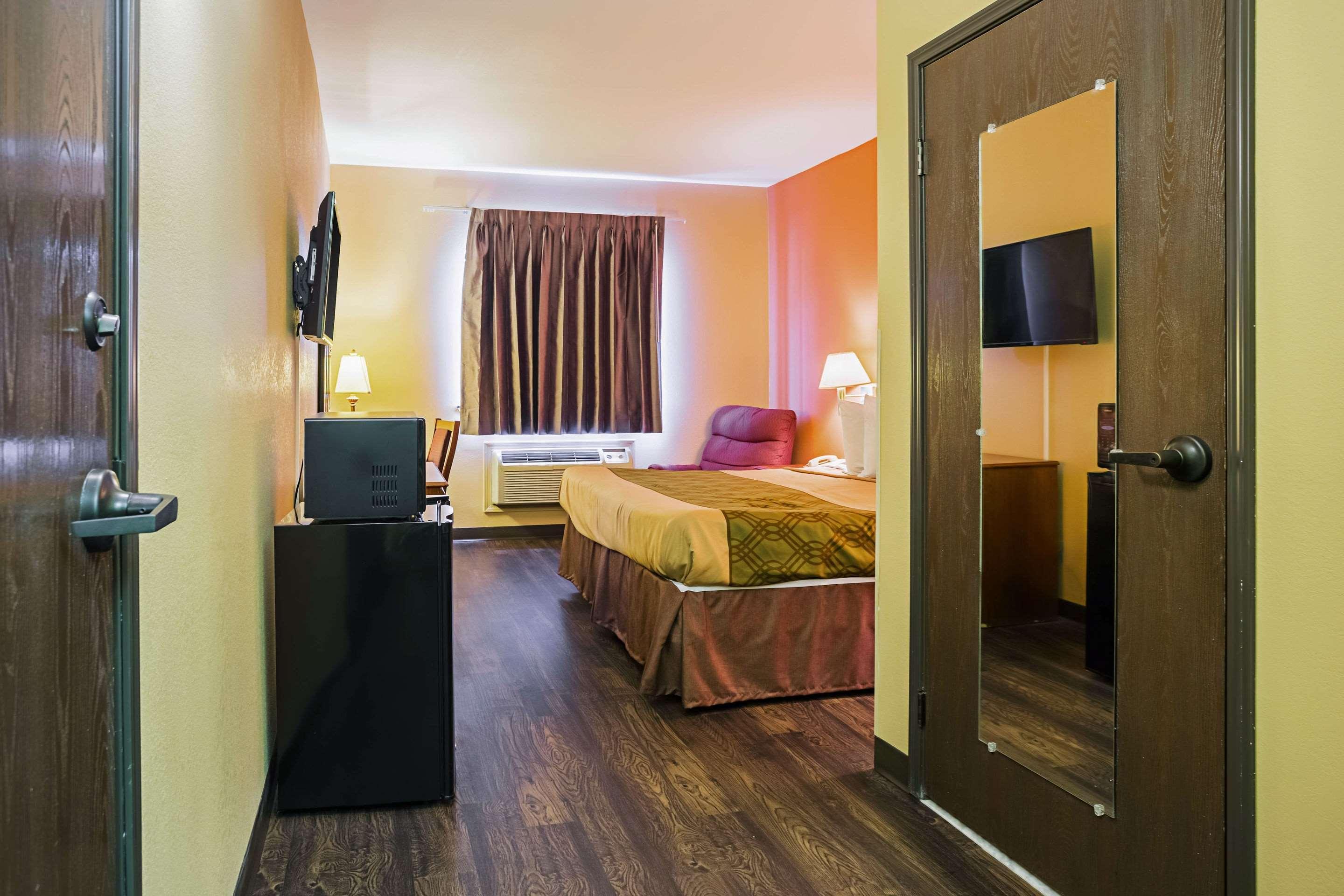 Econo Lodge Inn & Suites Ripley Buitenkant foto
