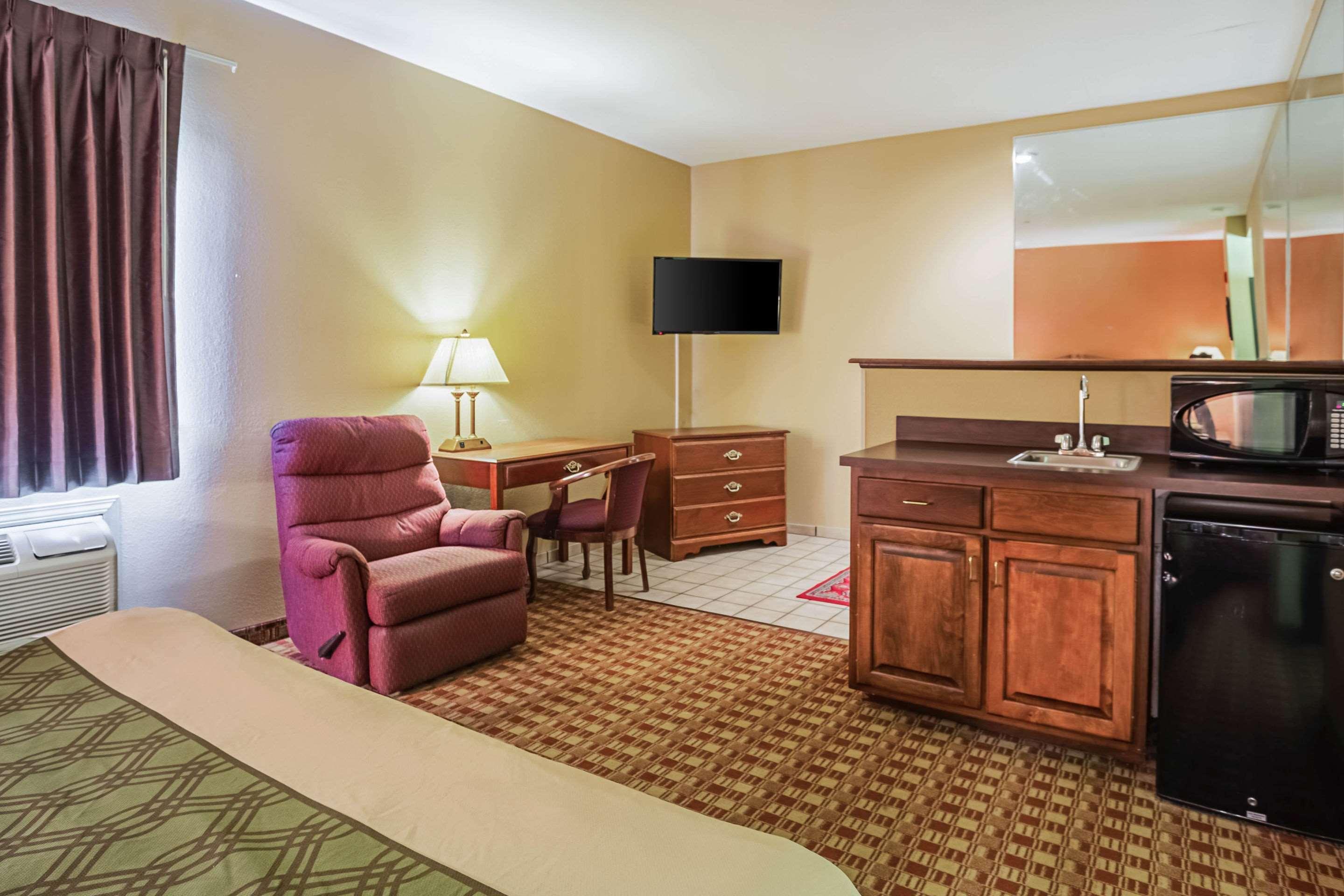 Econo Lodge Inn & Suites Ripley Buitenkant foto