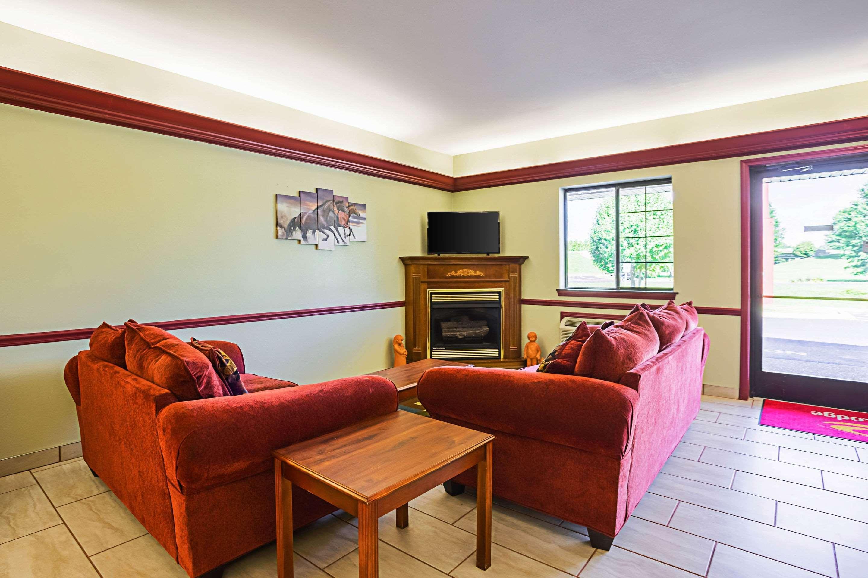 Econo Lodge Inn & Suites Ripley Buitenkant foto