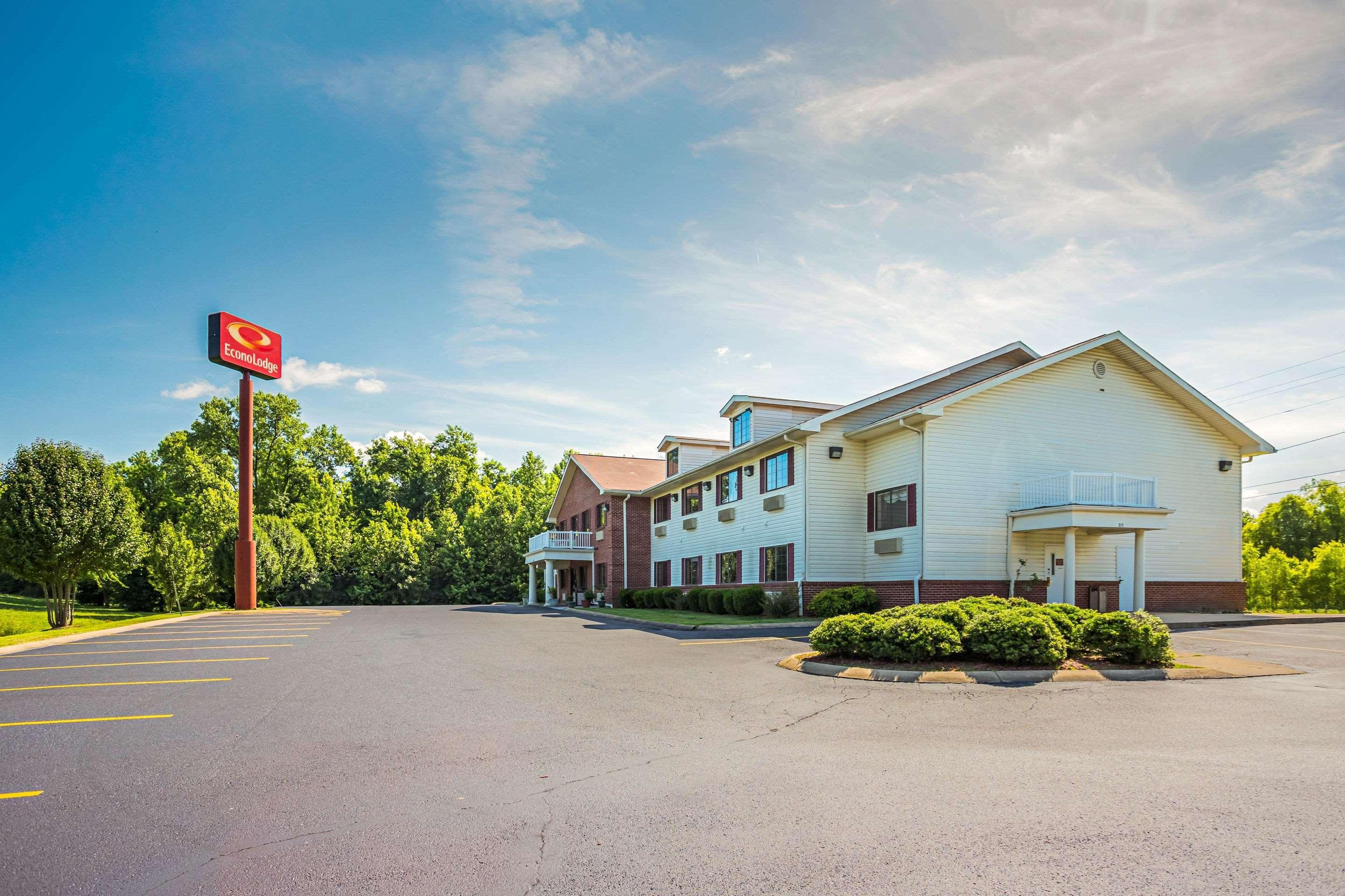 Econo Lodge Inn & Suites Ripley Buitenkant foto