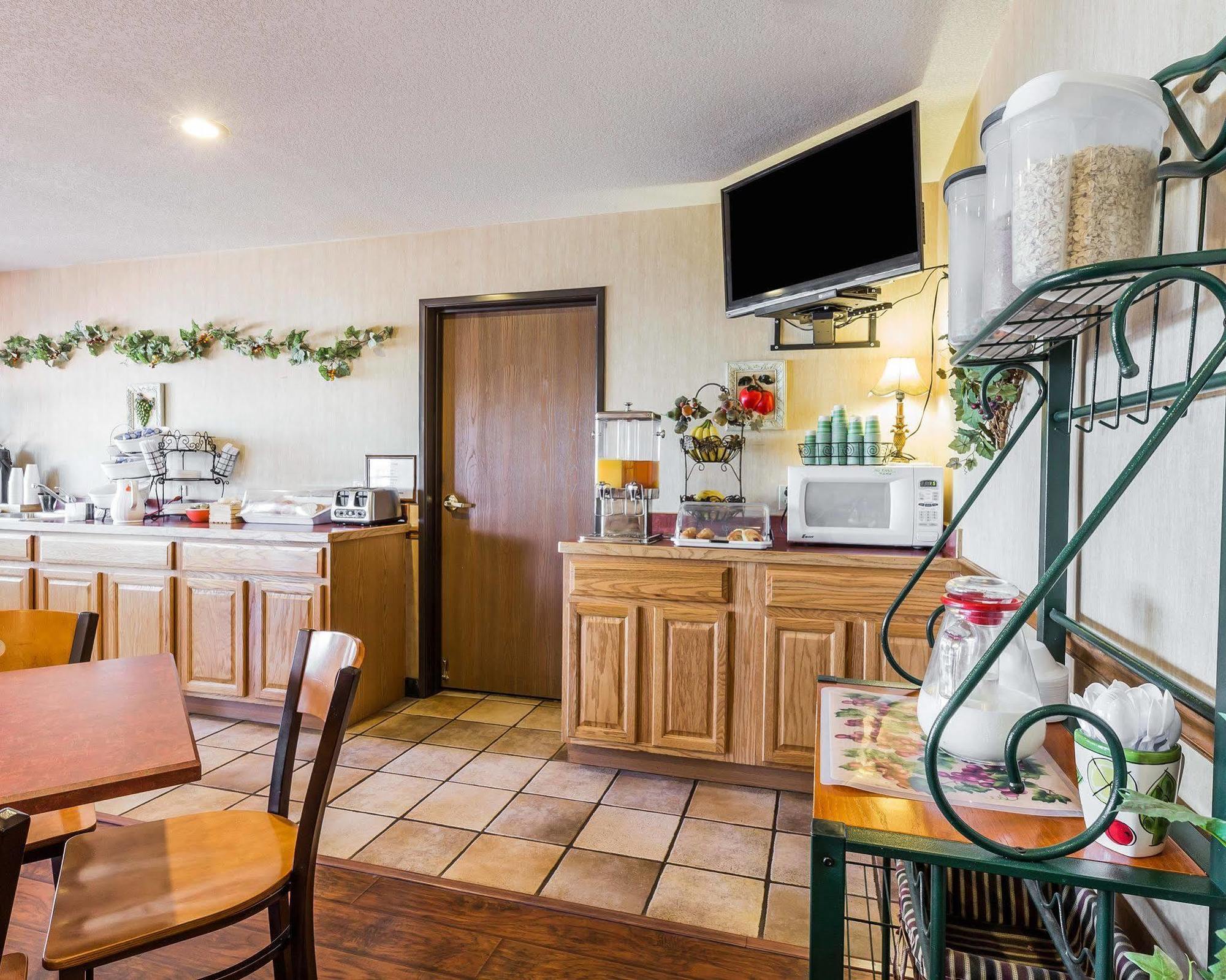 Econo Lodge Inn & Suites Ripley Buitenkant foto