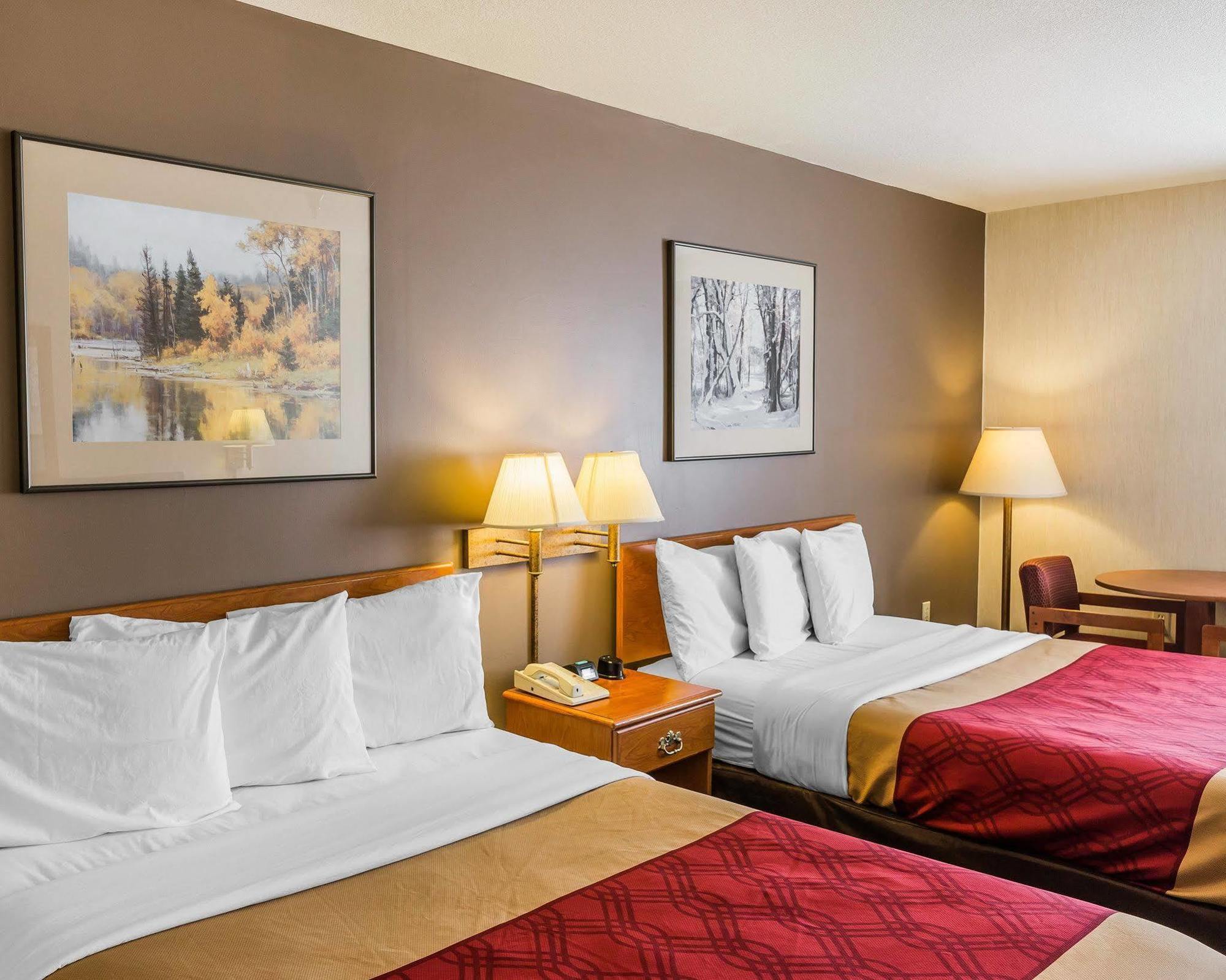 Econo Lodge Inn & Suites Ripley Buitenkant foto