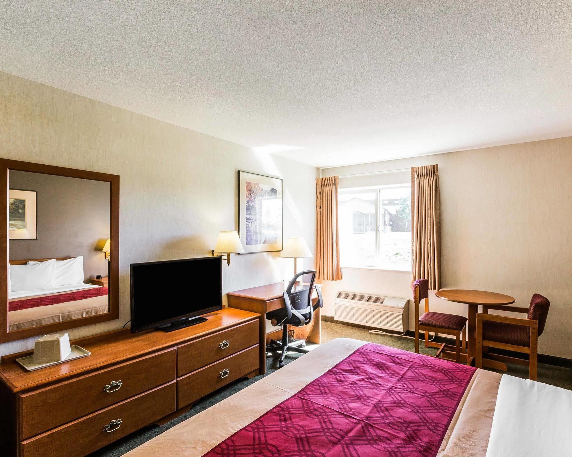 Econo Lodge Inn & Suites Ripley Buitenkant foto