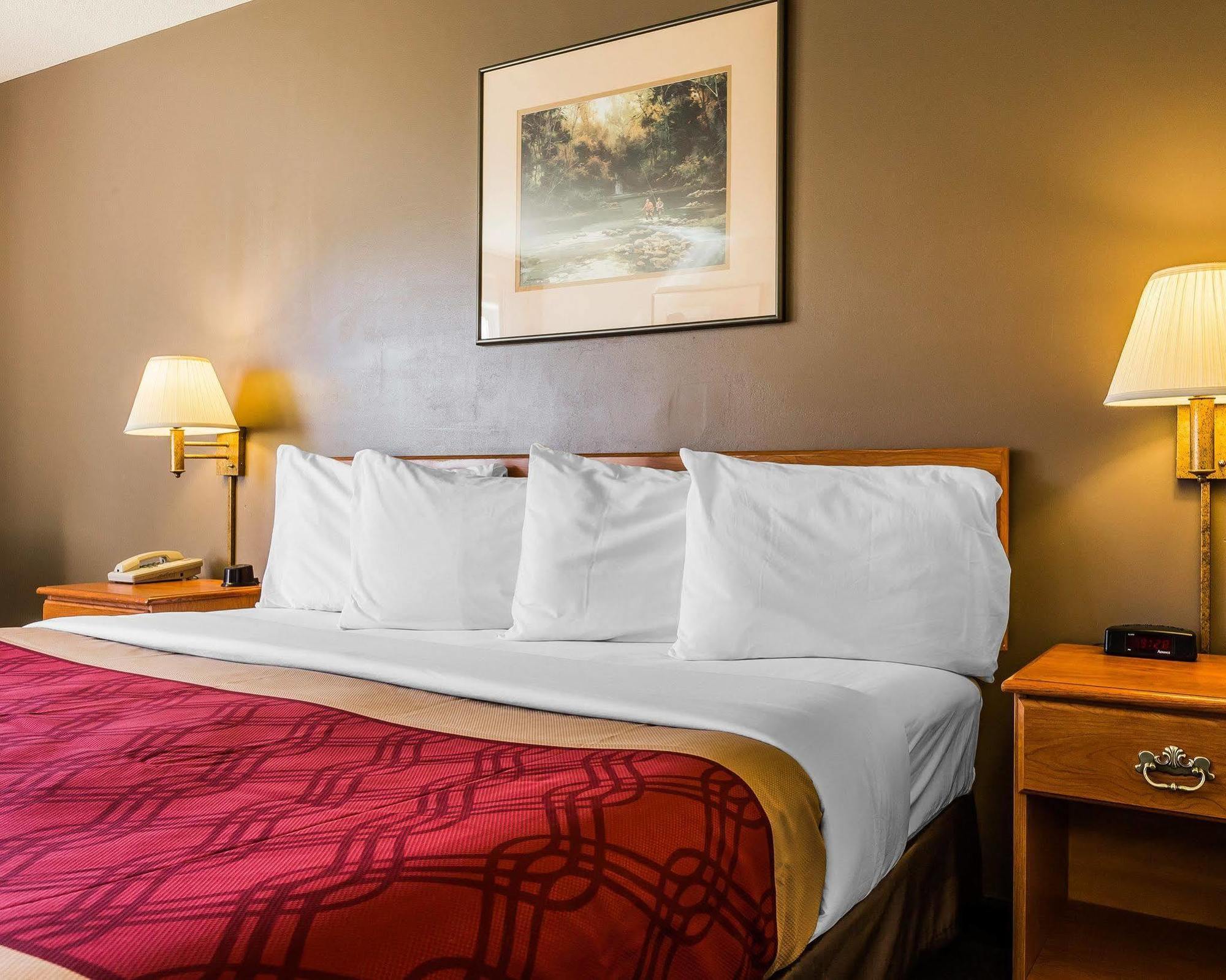 Econo Lodge Inn & Suites Ripley Buitenkant foto