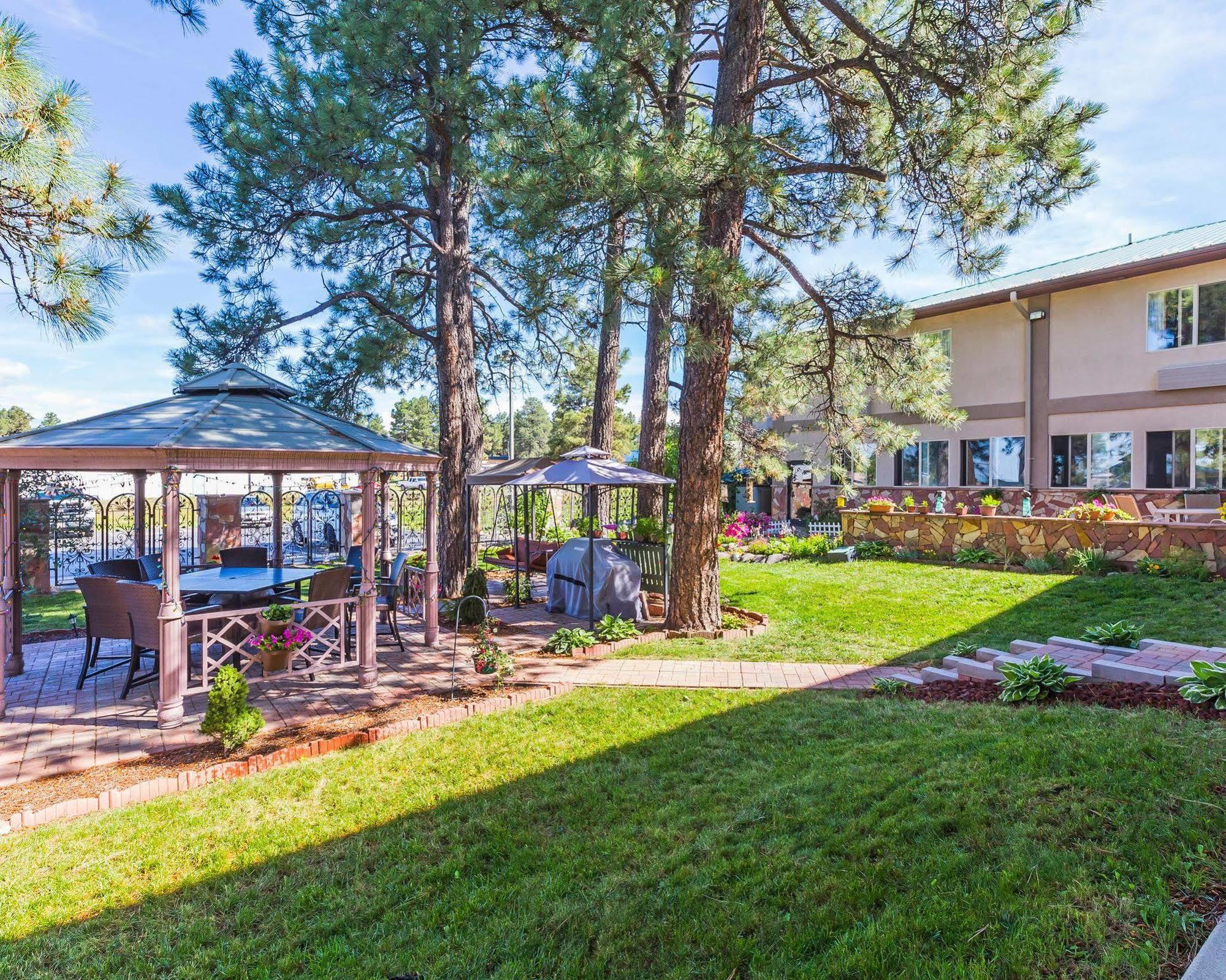 Econo Lodge Inn & Suites Ripley Buitenkant foto