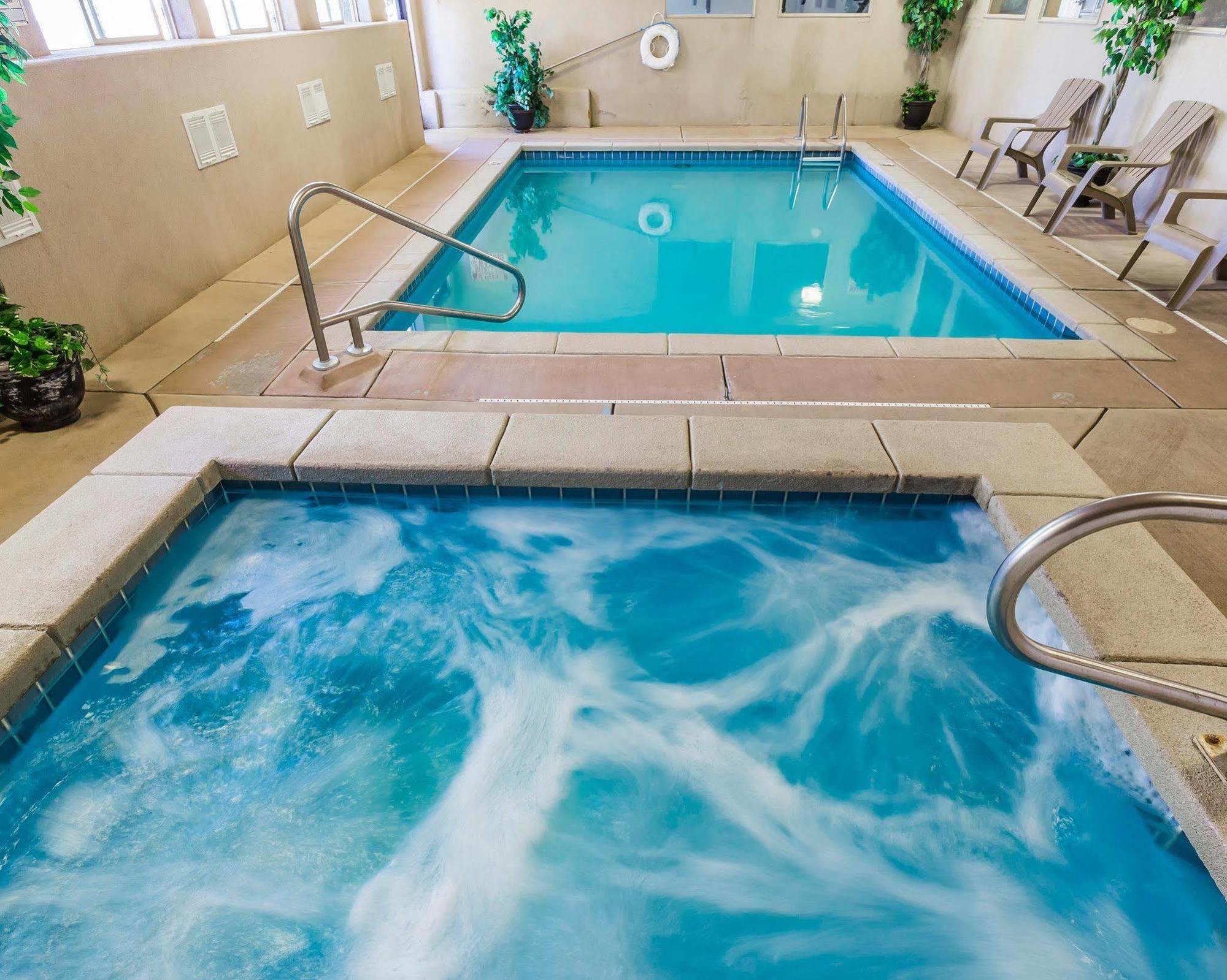 Econo Lodge Inn & Suites Ripley Buitenkant foto