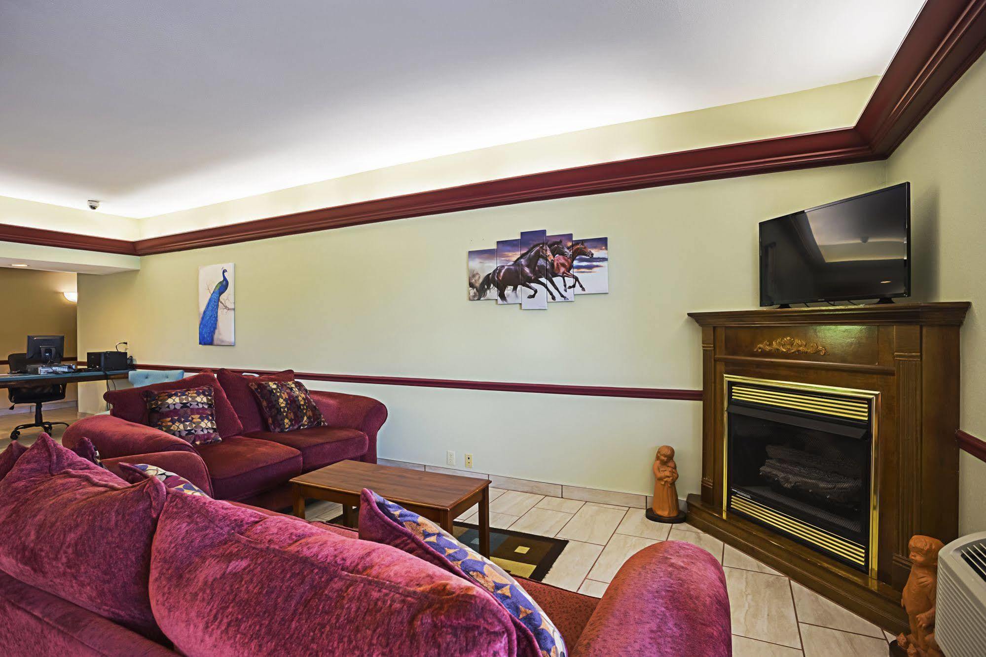Econo Lodge Inn & Suites Ripley Buitenkant foto