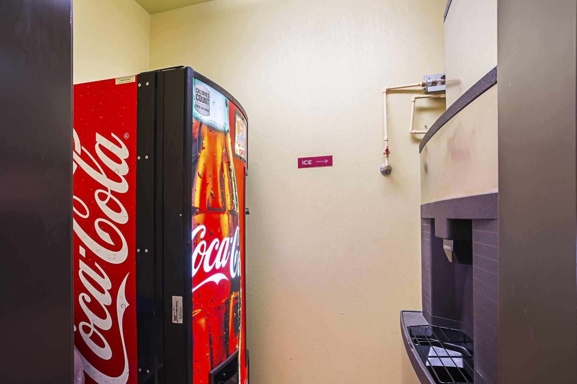 Econo Lodge Inn & Suites Ripley Buitenkant foto
